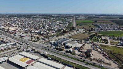 Mersin Büyükşehir Belediyesi ekipleri, Tarsus’ta batı ova mahallelerine ulaşımı sağlayan