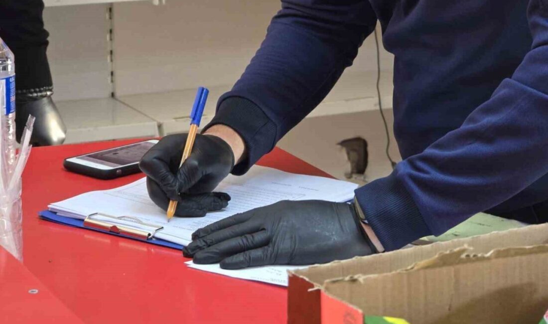 Tavas Belediyesi Zabıta Müdürlüğü ekipleri, öğrencilerin sağlıklı ve güvenli gıdaya