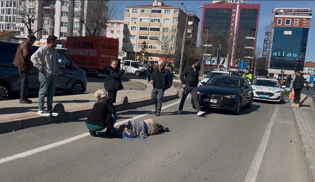 Tekirdağ’da koşarak yolun karşısına geçtiği iddia edilen kadına otomobil çarptı.