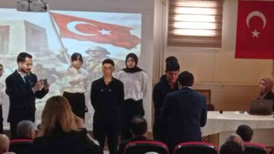 Tekman’ın kurtuluşunun 108’nci, Çanakkale Zaferinin 111’nci yıldönümü nedeni ile Tekman’da