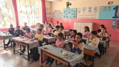 Eskişehir’in Çifteler İlçesi’nde ’Tekne Orucu’ etkinliğine katılan 695 öğrenci, öğle