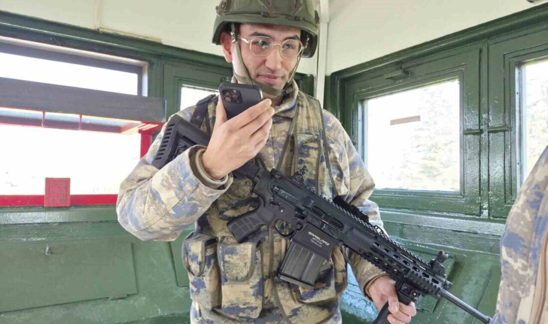 Eskişehir 1. Ana Jet Üssü’nde Ramazan Bayramı dolayısıyla komutanının bir