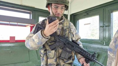 Eskişehir 1. Ana Jet Üssü’nde Ramazan Bayramı dolayısıyla komutanının bir