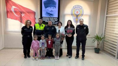 İzmir’in Bayındır ilçesinde Tireli anaokulu öğrencileri, Bayındır İlçe Emniyet Müdürü