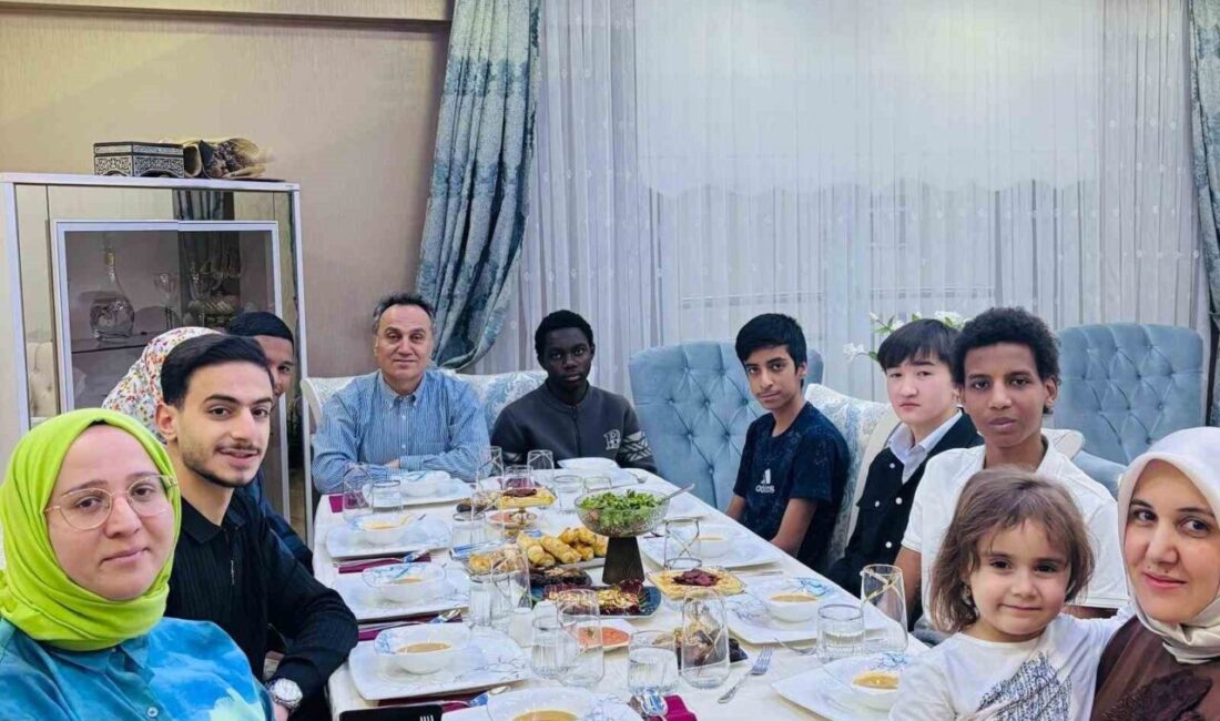 Tokat Gaziosmanpaşa Üniversitesi’nde (TOGÜ) akademisyenler ve öğrenciler Ramazan ayında aynı