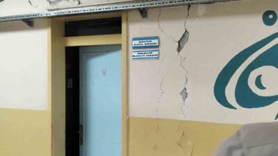 Tokat’ta meydana gelen 5,5 büyüklüğündeki depremde Niksar ilçesindeki bir okulda