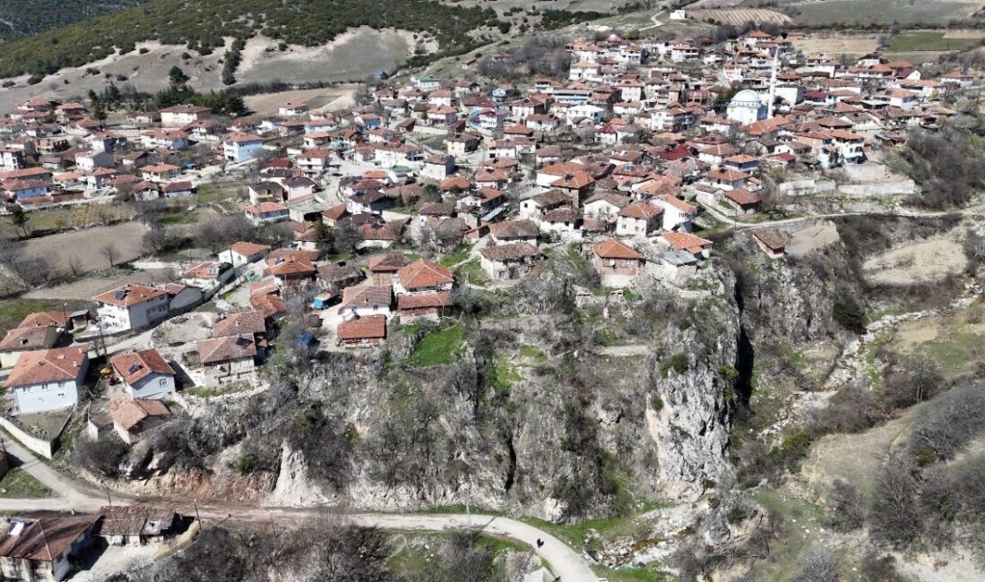 Tokat’ta meydana gelen 5,6 büyüklüğündeki depremin merkez üssü olan Erbaa