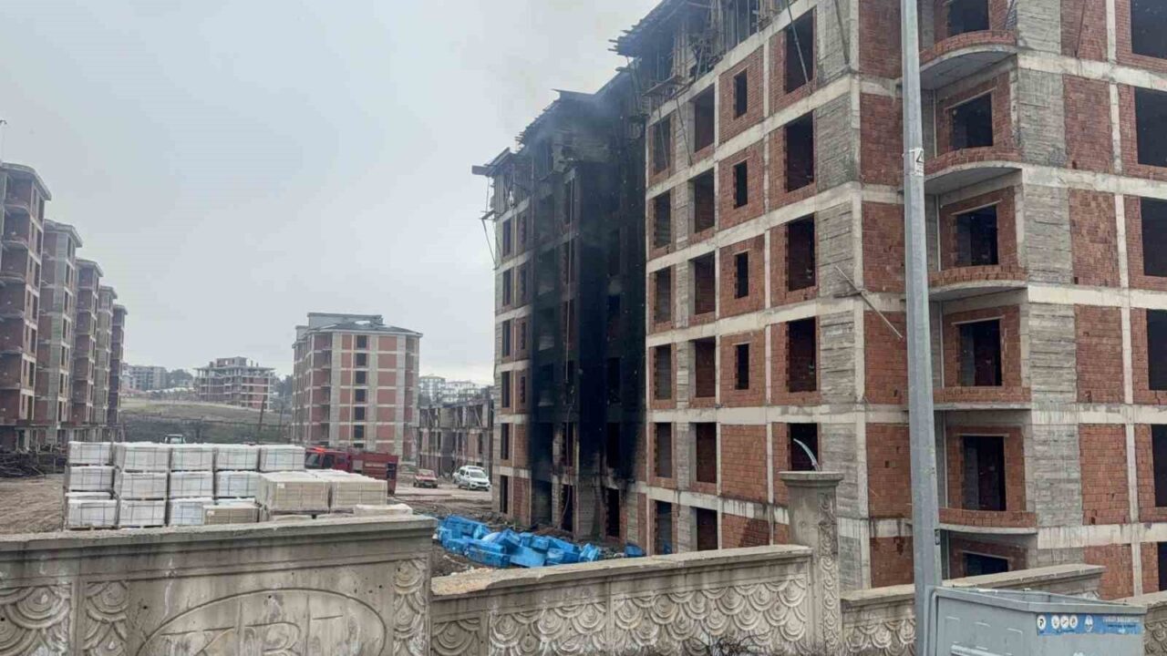 Tokat’ta yapımı devam eden bir inşaatta çıkan yangın kısa süreli