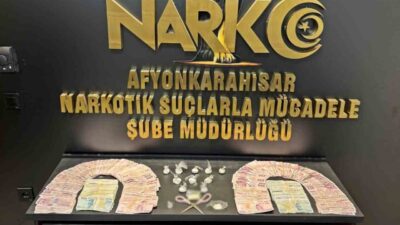 Afyonkarahisar’da polis tarafından torbacı diye adlandırılan uyuşturucu satıcılarına yönelik yapılan