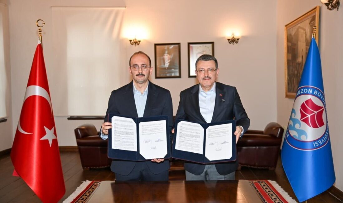 Trabzon Büyükşehir Belediye Başkanı Ahmet Metin Genç ve DSİ Genel