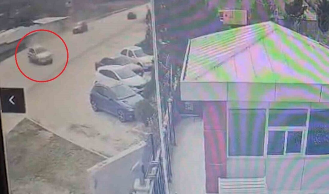 Kırıkkale’de kontrolden çıkarak park halindeki araca çarpan otomobilin sürücüsü yaralandı.