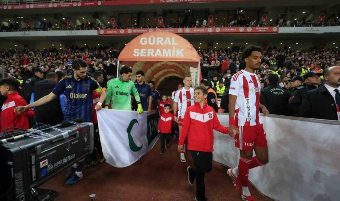 Trendyol Süper Lig’in 24. haftasında Antalyaspor sahasında Fenerbahçe ile karşılaşıyor.