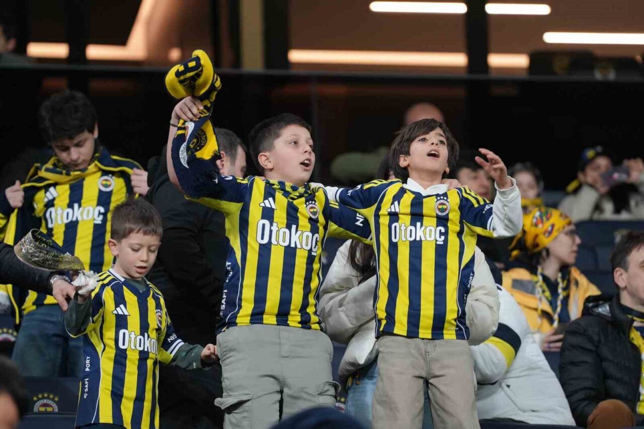 Trendyol Süper Lig’in 27. haftasının açılış maçında Fenerbahçe, sahasında Gaziantep