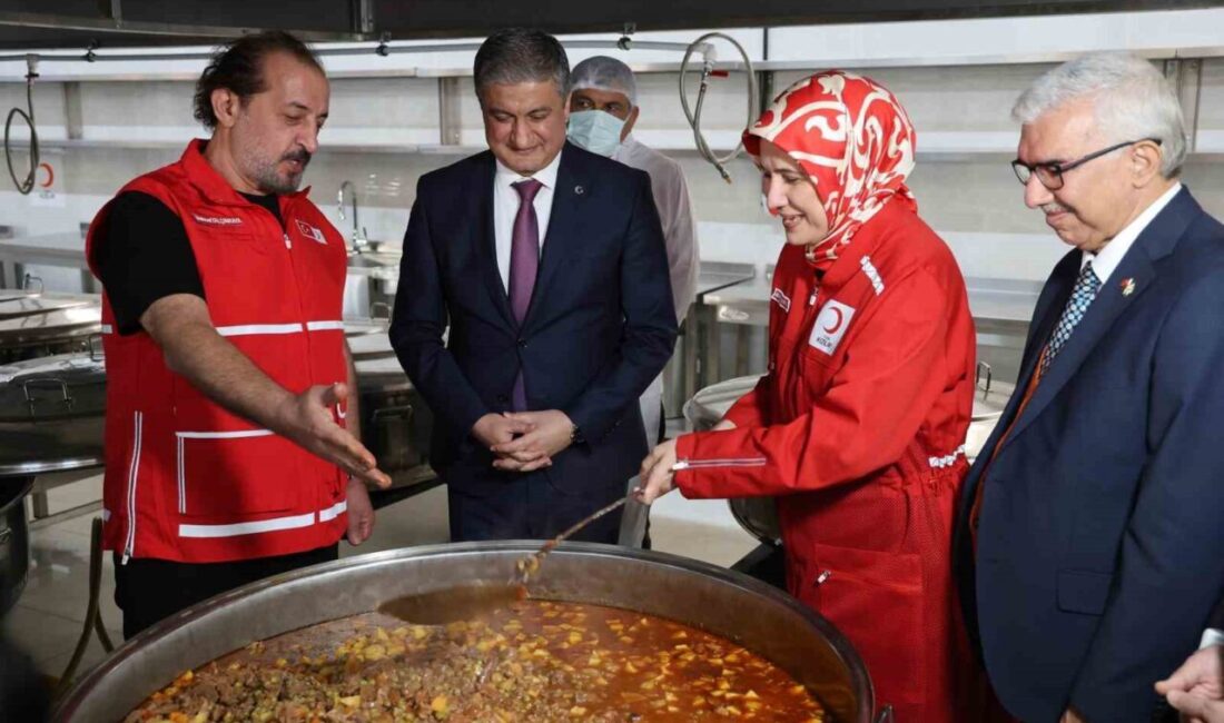 Türk Kızılay, “81 İlde 81 Aşevi” hedefi doğrultusunda Adana’da Fatma-Arif