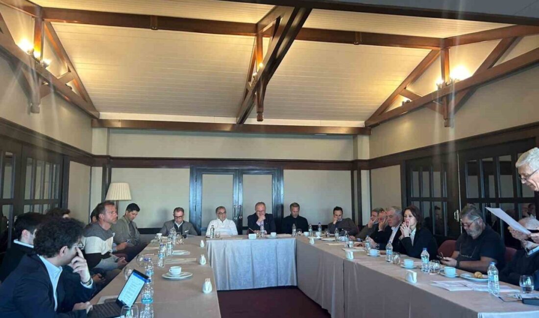 Türkiye Açıkdeniz Yarış Kulübü’nde (TAYK) gerçekleştirilen yönetim değişikliğiyle birlikte komodor/yönetim