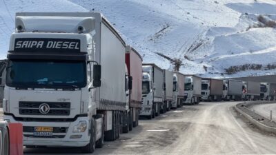 İsrail ve ABD’nin İran’a saldırısının ardından Esendere Gümrük Kapısı’nda yaşanan