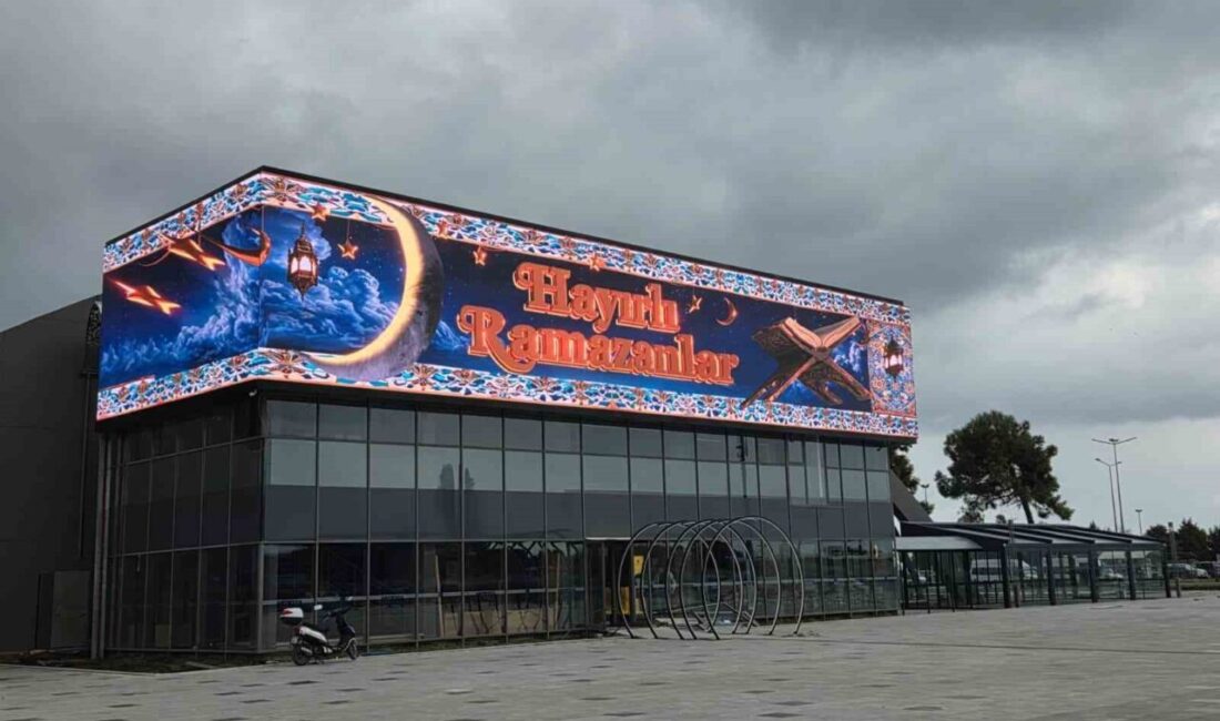 Türkiye’de bir ilk olma özelliği taşıyan uçan sinema projesi “Astorya”,