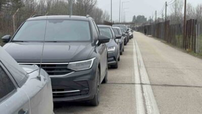 Edirne’de Pazarkule Sınır Kapısı’nın karşısındaki Kastanies Sınır Kapısı’nda uygulanan parmak