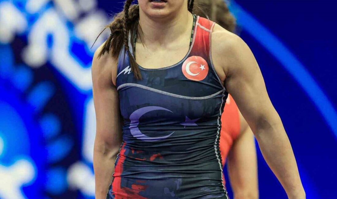 U23 Avrupa Şampiyonası’nda kadınlar 55 kiloda mindere çıkan milli güreşçi