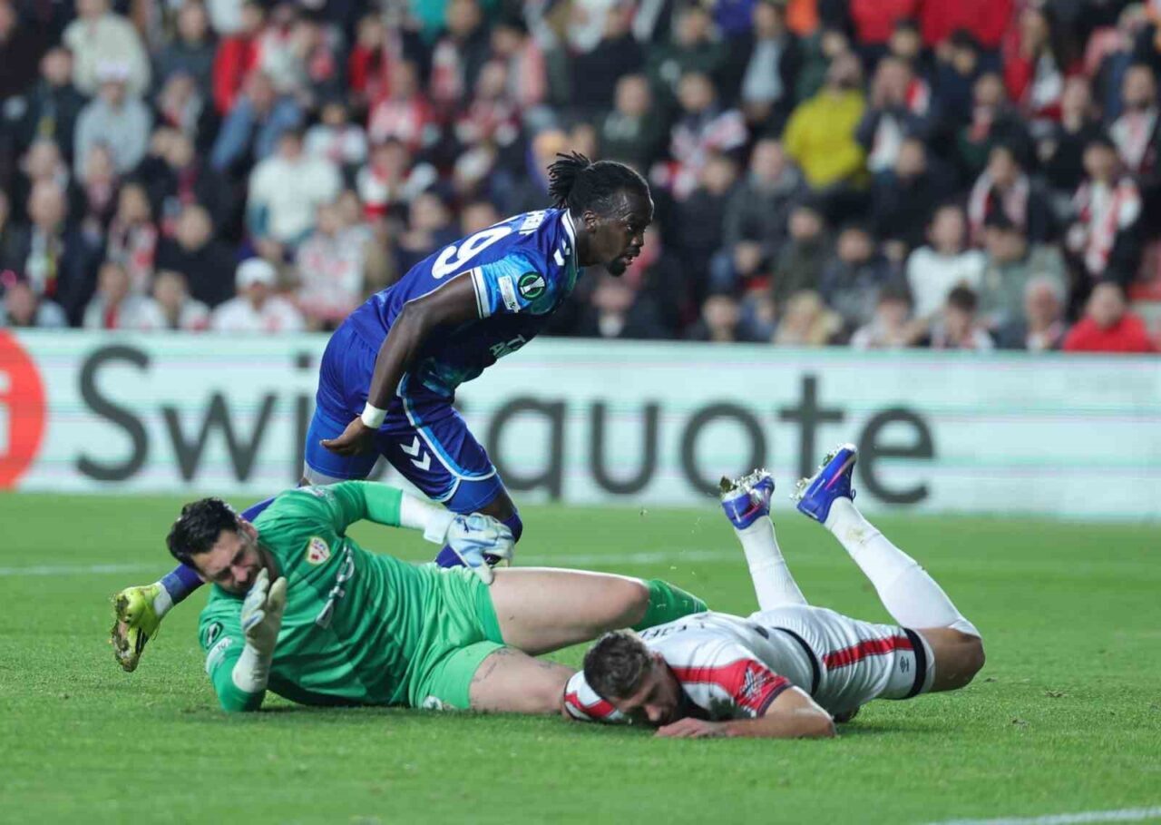 UEFA Konferans Ligi son 16 turu ikinci maçında Samsunspor, deplasmanda