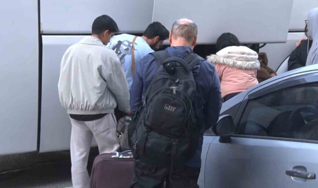 Amerika ve İsrail’in İran’a saldırısının 5’inci gününde İstanbul’dan İran’a otobüsler