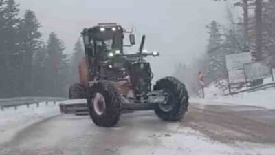 Bursa’da Ramazan Bayramı’nın birinci günü Uludağ’da etkili olan kar yağışı,