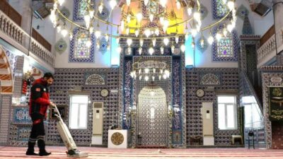 Ümraniye Belediyesi, vatandaşların ibadetlerini daha temiz, sağlıklı ve huzurlu bir