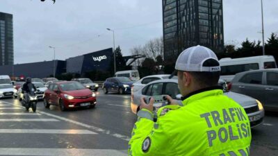 Ümraniye’de polis ekipleri tarafından dron destekli halk arasında “kaynak” olarak