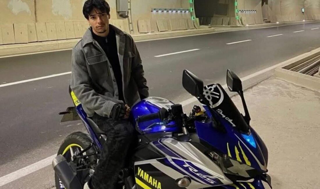 Antalya’da motosikletiyle seyir halindeyken otomobille çarpışan üniversite öğrencisi genç geçirdiği