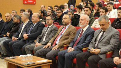 Bartın Üniversitesinde (BARÜ) düzenlenen yarışmada öğrenciler Kur’an-ı Kerim’i güzel okuma