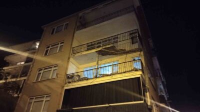 Üsküdar Çengelköy’de 4 katlı bir binanın balkonunda meydana gelen kısmi