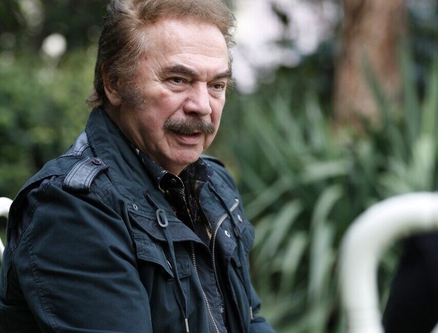 Yüksek ateş nedeniyle hastaneye başvuran usta sanatçı Orhan Gencebay, koronavirüs