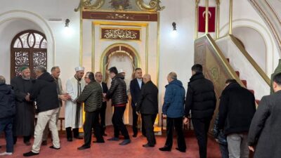 Muğla Valisi Dr. İdris Akbıyık, Ramazan Bayramı namazını Menteşe Kurşunlu