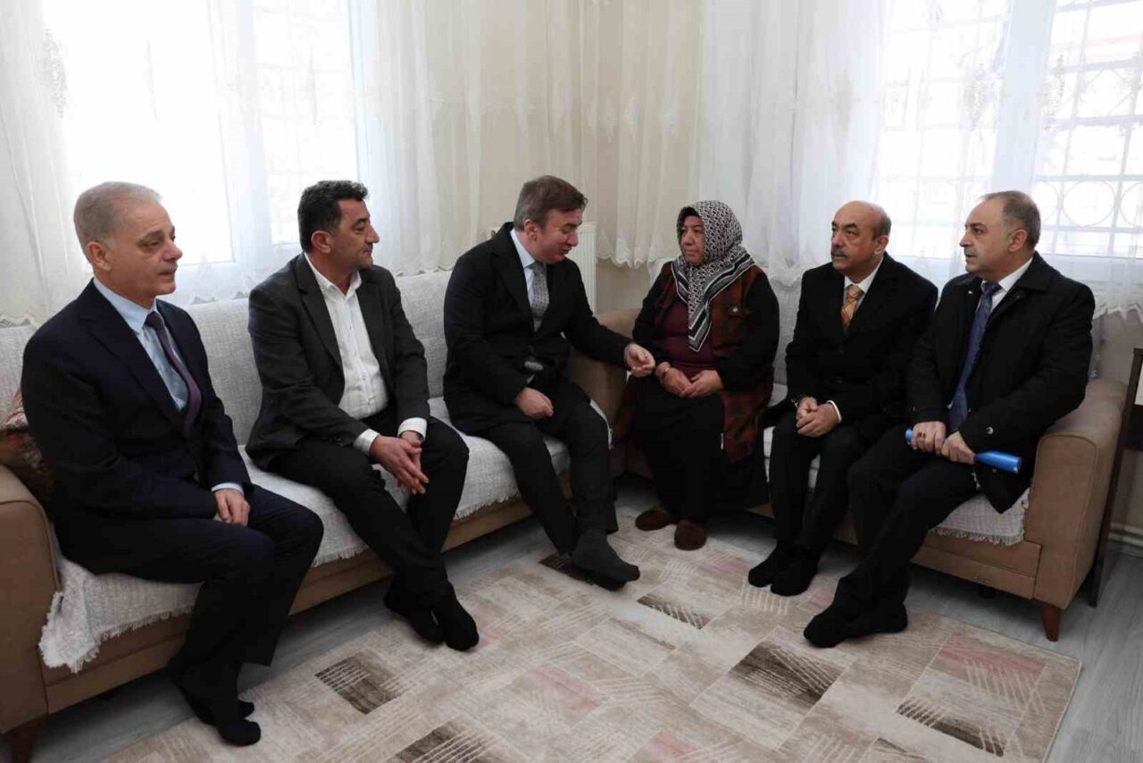 Erzincan Valisi Hamza Aydoğdu, Ramazan ayı dolayısıyla kent merkezinde yaşayan