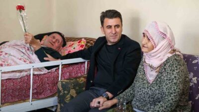 Tunceli Valisi Şefik Aygöl, daha önce kendisine patik hediye eden