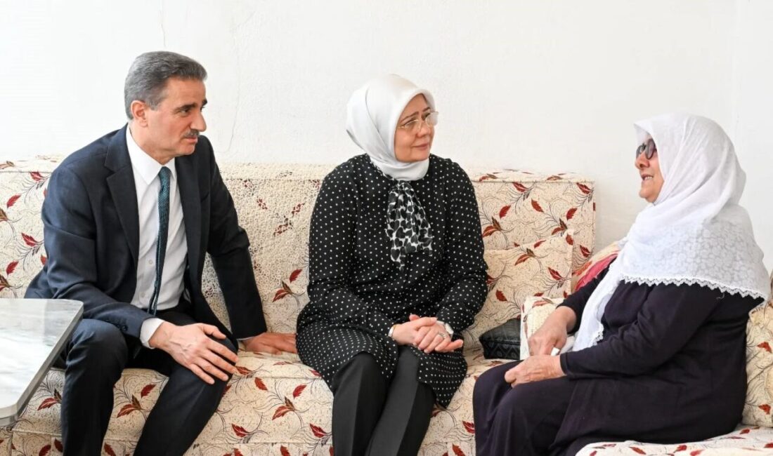 Erzurum Valisi Aydın Baruş ve eşi Nagihan Baruş, Ramazan Bayramı