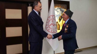 Ağrı Valisi Önder Bozkurt, Ramazan Bayramı dolayısıyla düzenlenen bayramlaşma programında