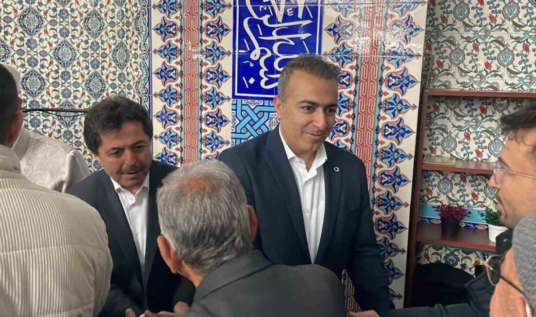 Karaman Valisi Hayrettin Çiçek ve il protokolü bayram namazı sonrası