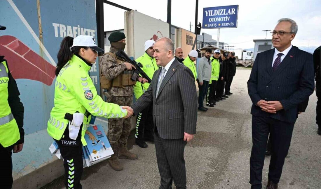 Elazığ Valisi Numan Hatipoğlu, trafik uygulama noktalarını ziyaret ederek jandarma