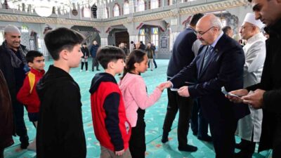 Denizli Valisi Yavuz Selim Köşger, Ramazan Bayramının ilk gününde görevi