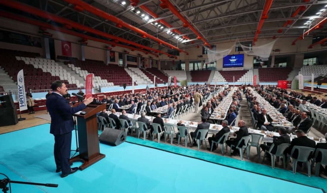 Hatay Valisi Mustafa Masatlı, kent genelinde görev yapan muhtarlarla iftar