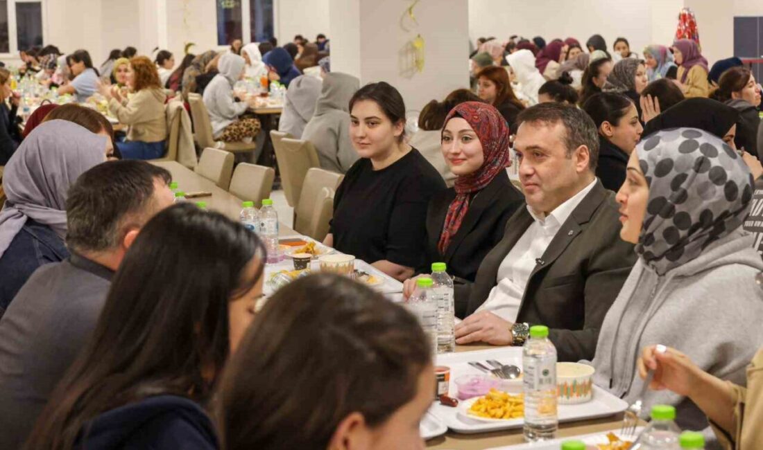 Bilecik Valisi Faik Oktay Sözer, öğrencilerle bir araya gelerek hedeflerini