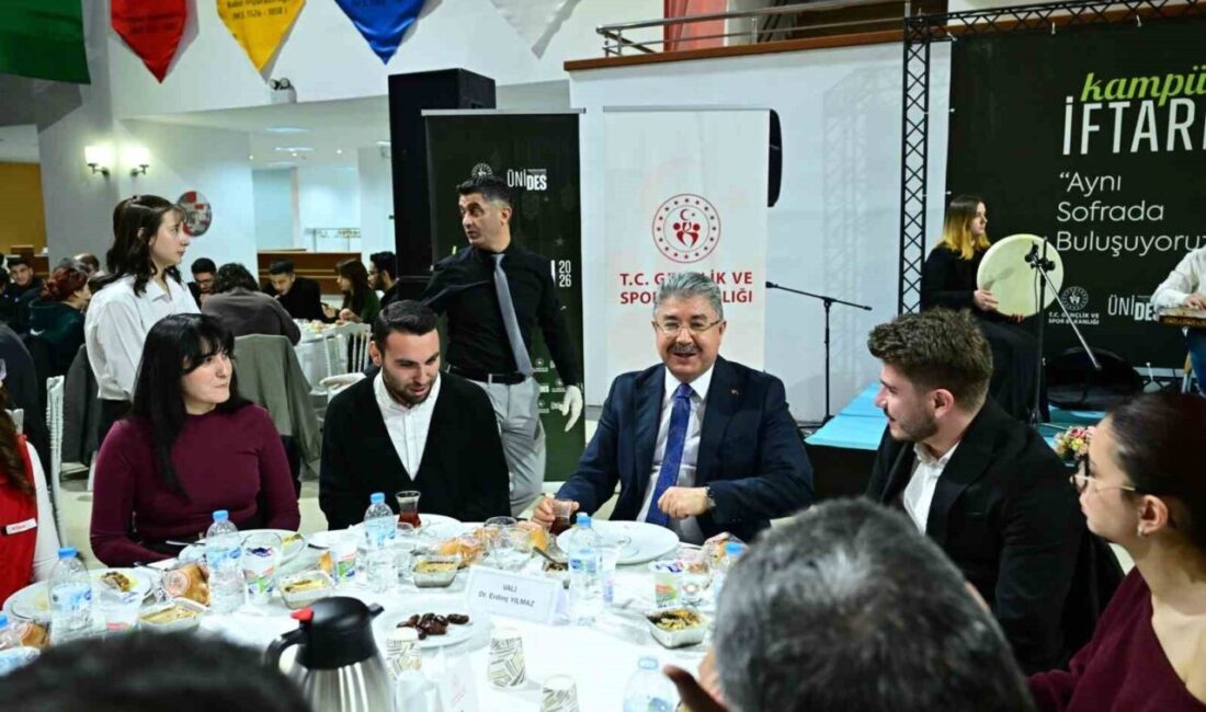 Eskişehir Valisi Dr. Erdinç Yılmaz, Gençlik ve Spor İl Müdürlüğü