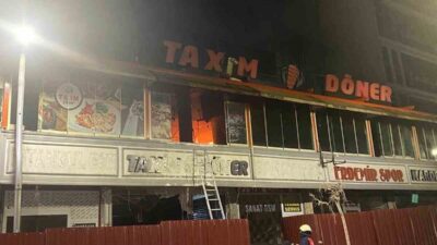 Van’ın İpekyolu ilçesinde bir dönerci dükkânında çıkan yangın paniğe neden