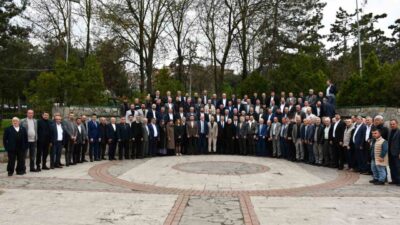 Samsun’un Vezirköprü ilçesinde Ramazan Bayramı dolayısıyla geleneksel bayramlaşma programı gerçekleştirildi.