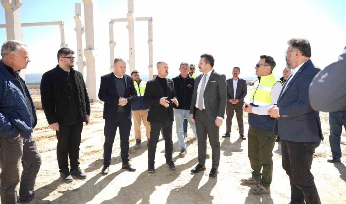 Yenişehir Belediye Başkanı Ercan Özel, Subaşı Mahallesi’nde yapımı hızla devam