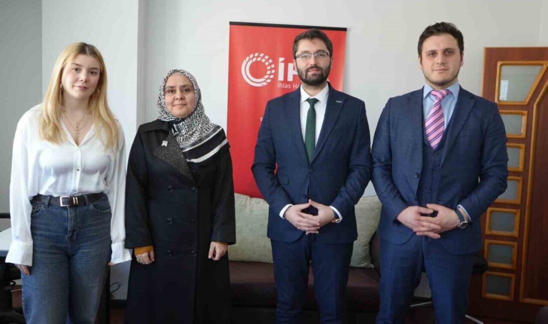 “Yeşilay Haftası” kapsamında açıklamalarda bulunan Yeşilay Samsun Şubesi Başkanı Emre