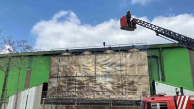 Kocaeli’nin Kartepe ilçesinde bulunan Yıldız Entegre fabrikasının soğutma kulesinde çıkan