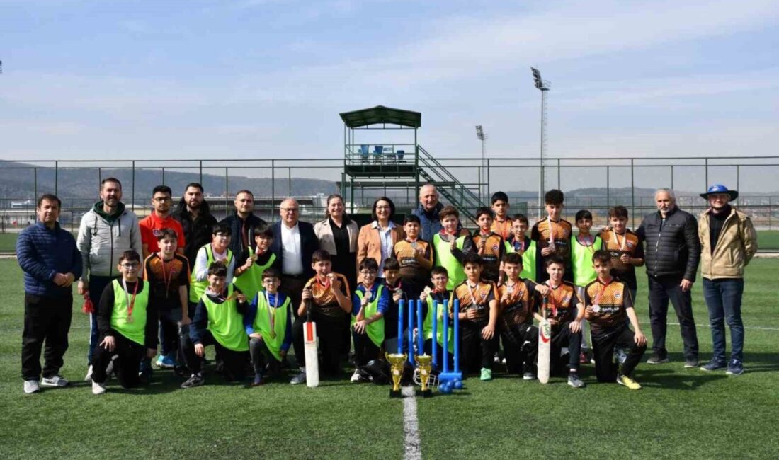 Afyonkarahisar’da Okul Sporları faaliyet programı çerçvesinde Kocatepe Spor Kompleksi sahalarında