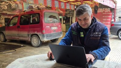 Eskişehir’de oto yıkamacı işletmecisi olan Fahri Toğrul, mesleğiyle ilgili simülasyon